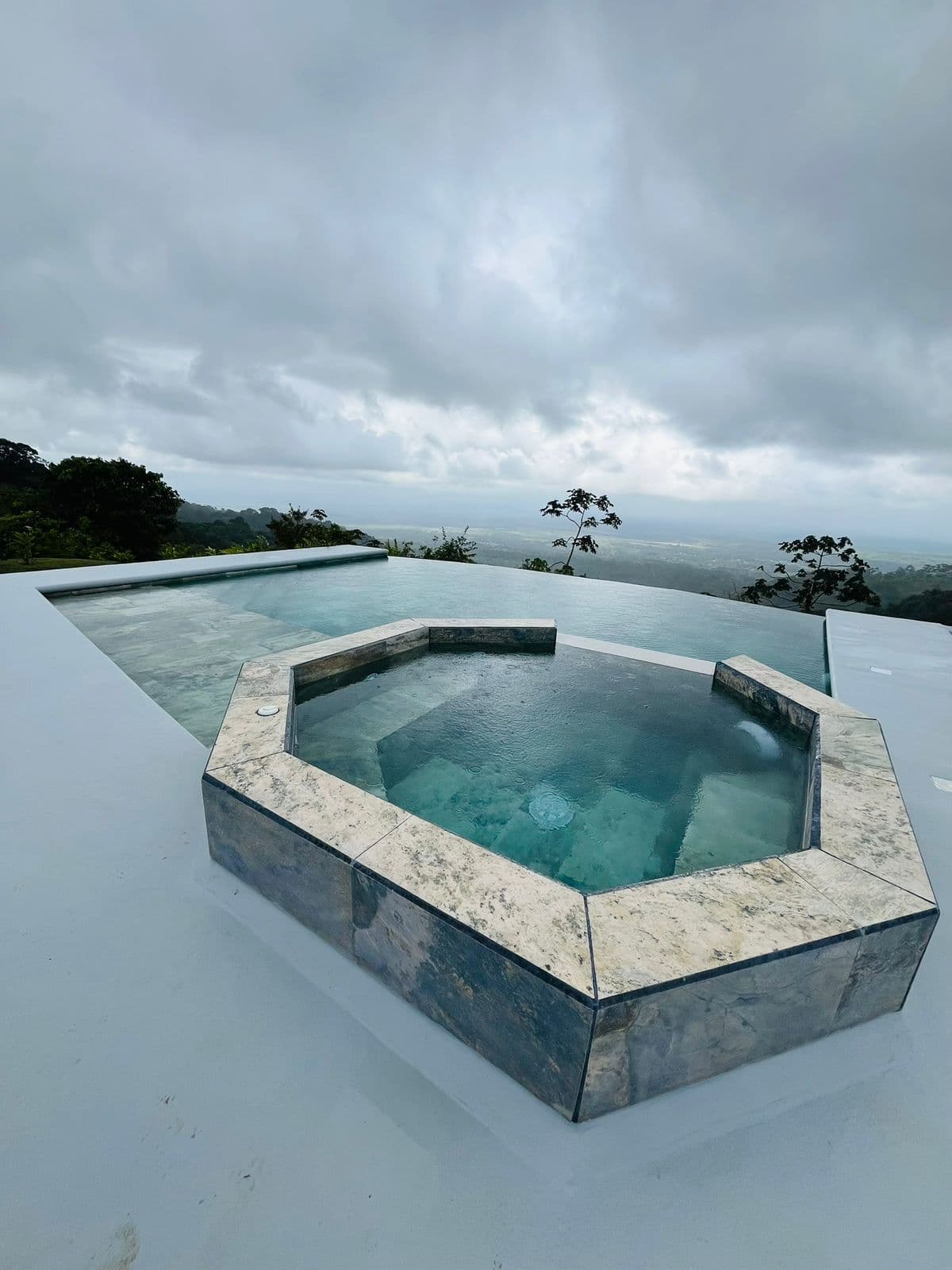 Ambiente de piscina de lujo - Vista 1