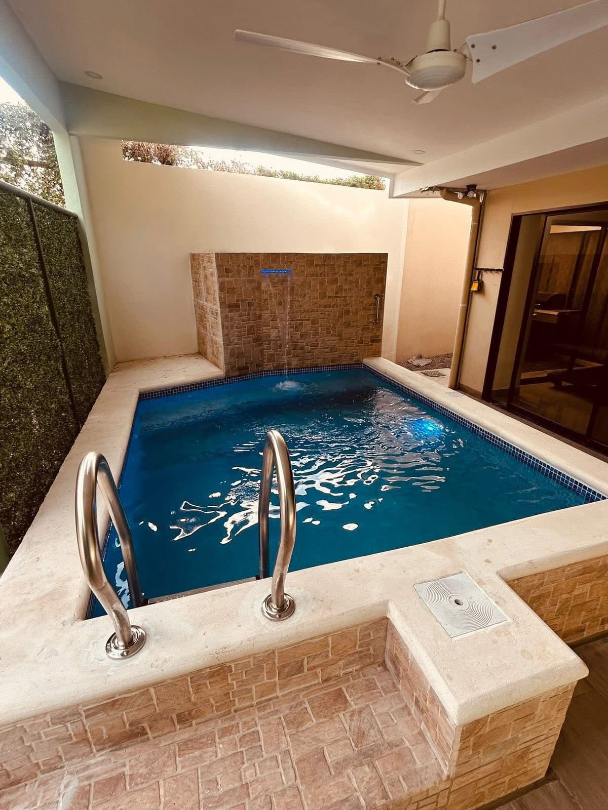 Proyecto finalizado: Piscina Moderna Zen en Santa Ana